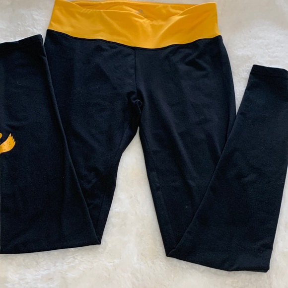 Colosseum Size Med Iowa leggings New without tags. - Picture 3 of 6